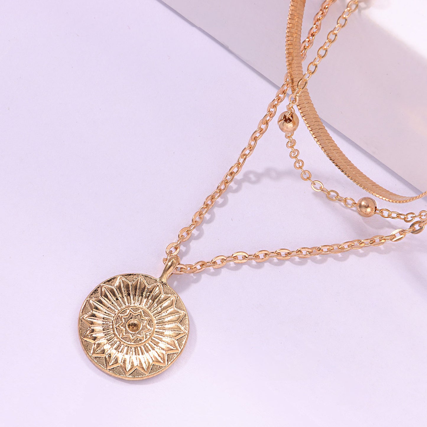 Golden elegance necklace