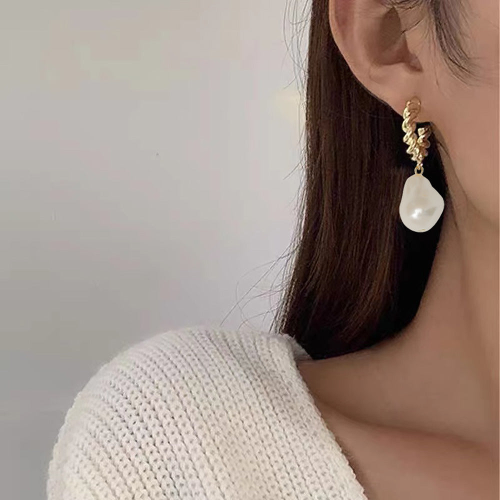 Classic Pearl Earrings