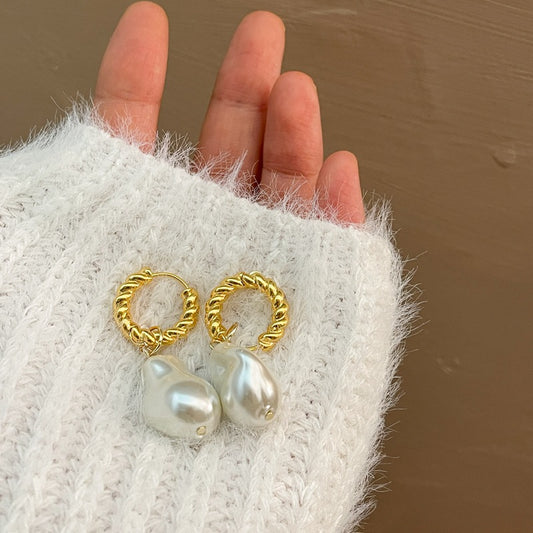 Classic Pearl Earrings